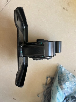 Черный Geely Engine Claw Pad для коробки передач и резинового рукава для фиксации двигателя