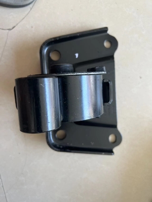 Черный Geely Engine Claw Pad для коробки передач и резинового рукава для фиксации двигателя